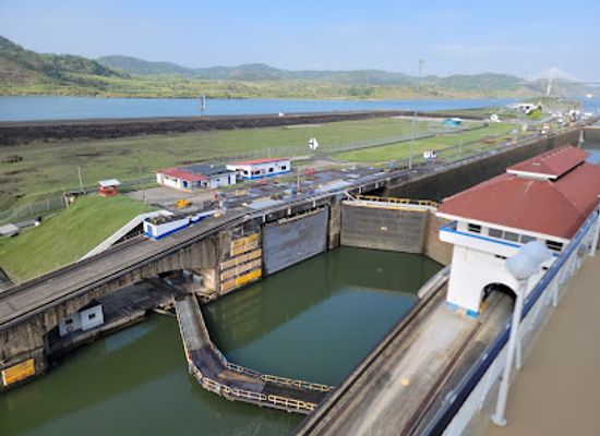 panama/panama-canal-zone/landmark/pedro-miguel-locks