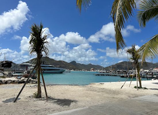 sint-maarten/oyster-pond/landmark/chesterfields-restaurant-bar