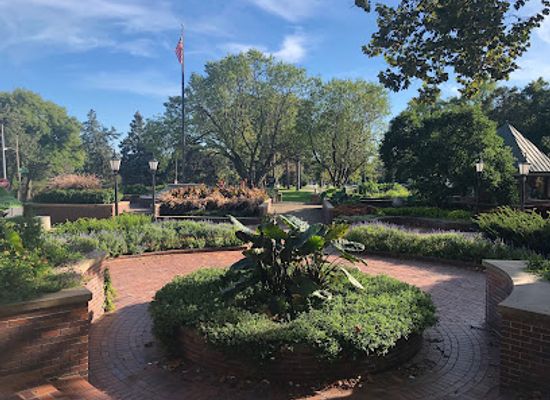 nebraska/omaha/landmark/gerald-r-ford-birthsite-and-gardens