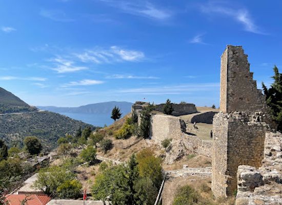 albania/vlora-region/landmark/kanina-castle