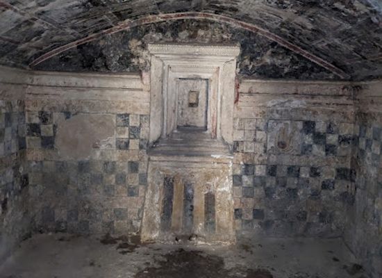 egypt/alexandria/anfoushi/landmark/anfushi-tombs