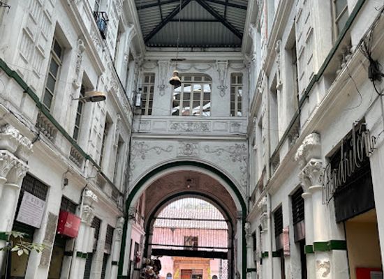 ecuador/oriente/landmark/pasaje-tobar