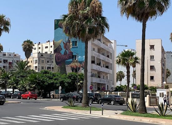 morocco/casablanca/anfa/landmark/drawing-on-the-wall-of-the-moroccan-family-man
