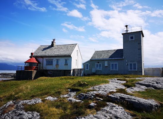 norway/more-og-romsdal/landmark/bjornsund-lighthouse