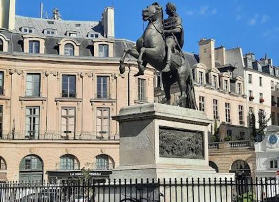 france/versailles/landmark/place-des-victoires