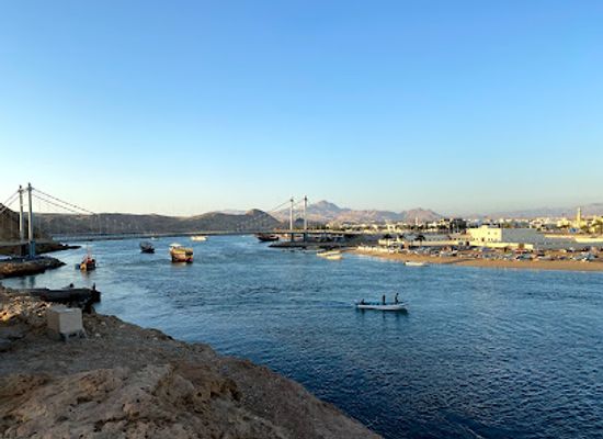 oman/ash-sharqiyah-south-governorate/landmark/al-ayjah-creek-suspension-bridge