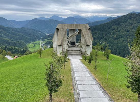 slovenia/bohinj/landmark/drazgose-spomenik