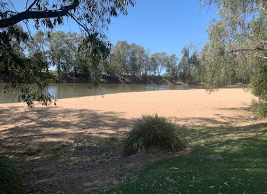 australia/riverina/landmark/wagga-beach