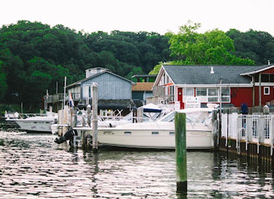 michigan/saugatuck/landmark/judson-heath-colonial-inn