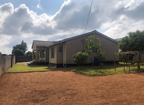 zimbabwe/lowveld/landmark/mabwe-residence-10-mins-from-great-zimbabwe-monuments