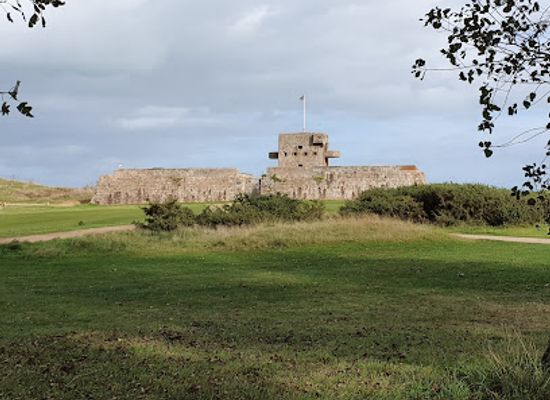 jersey/grouville/landmark/fort-henry