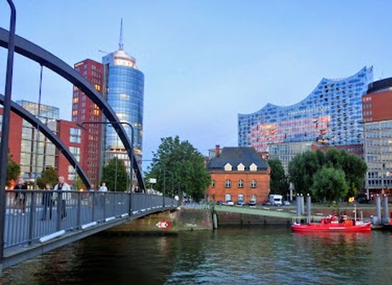germany/hamburg/hafencity/landmark/columbus-haus