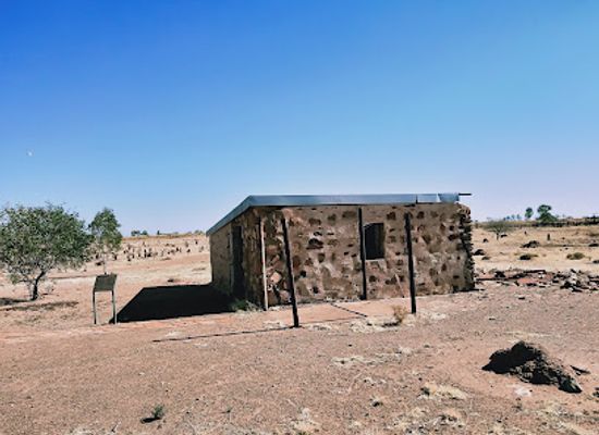australia/outback/landmark/tennant-creek-telegraph-station