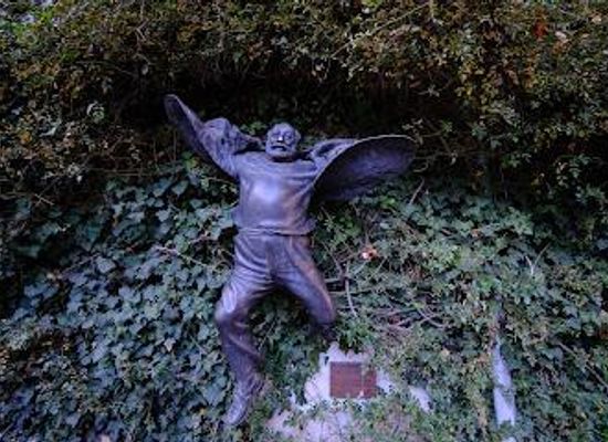 georgia/tbilisi/landmark/sergei-parajanov-statue