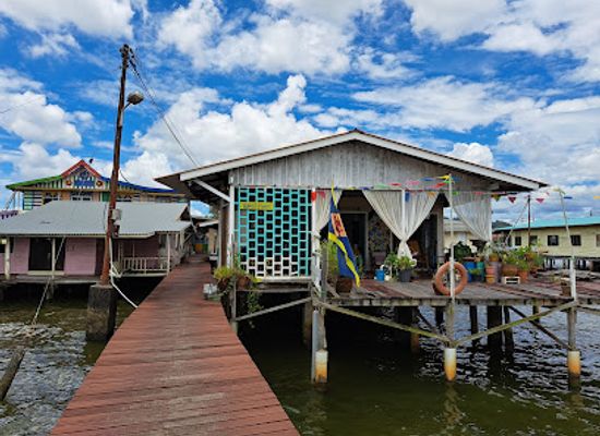 brunei/telisai/landmark/kunyit-7-lodge