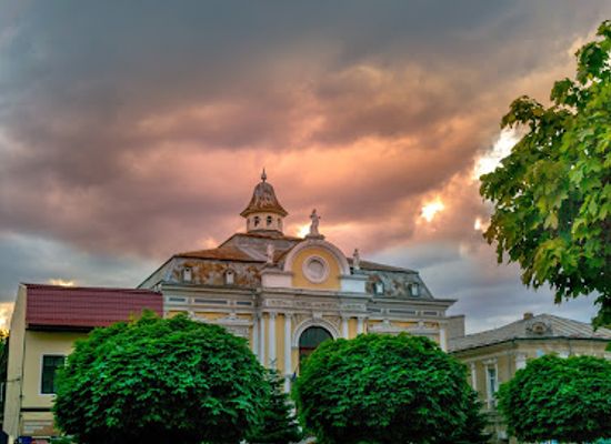 romania/targu-jiu/landmark/teatrul-dramatic-elvira-godeanu