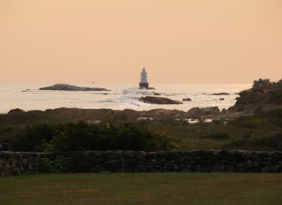 rhode-island/newport-county/landmark/sakonnet-lighthouse