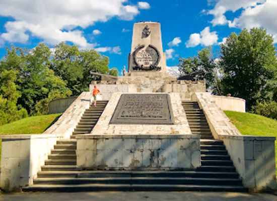 ukraine/dnieper-ukraine/landmark/monument-to-heroes-of-sevastopol-defense