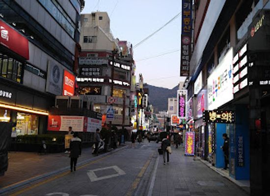 south-korea/busan/seomyeon/landmark/seomyeon-young-street