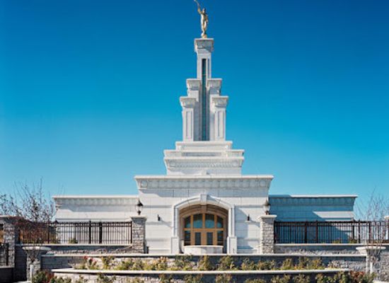 washington/the-columbia-basin/landmark/columbia-river-washington-temple