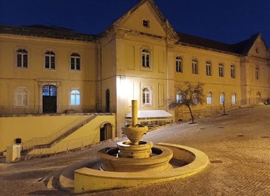 portugal/caldas-da-rainha/landmark/largo-rainha-d-leonor