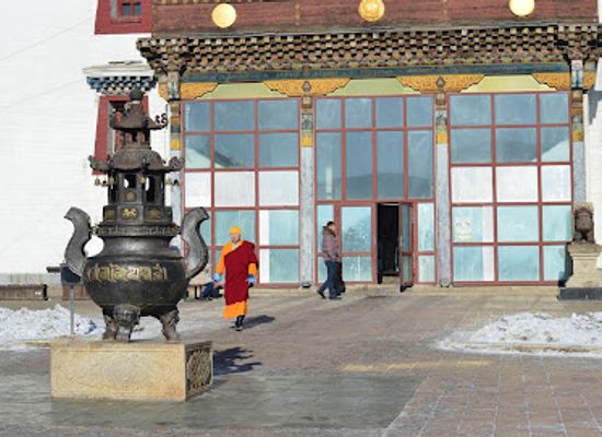 mongolia/ulaanbaatar/chingeltei-district/landmark/gandantegchenling