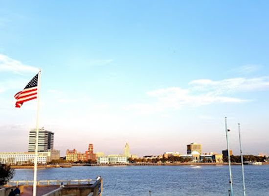 pennsylvania/philadelphia/landmark/penn-s-landing-historic-walk