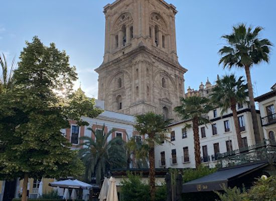 spain/granada/centro-sagrario/landmark/monument-donkey-and-old-man