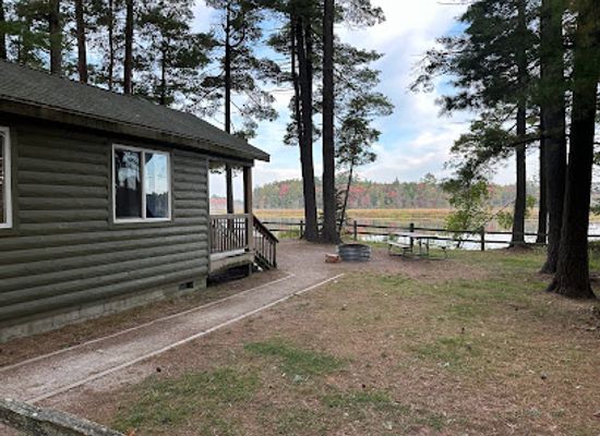 michigan/tahquamenon-falls-state-park/landmark/tahquamenon-falls-state-park-rivermouth-campgrounds
