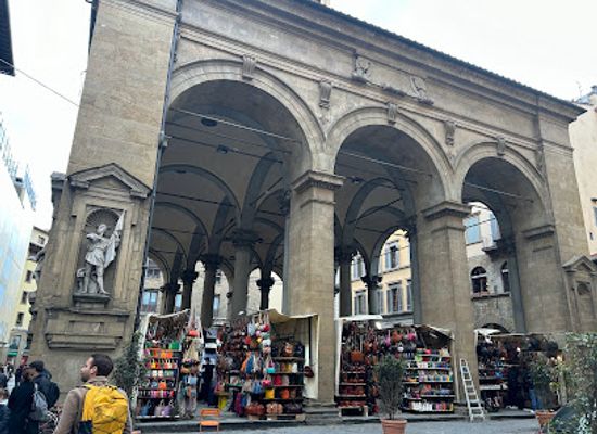 italy/florence/landmark/loggia-del-mercato-nuovo