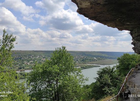 moldova/vatra/landmark/tipova-monastery