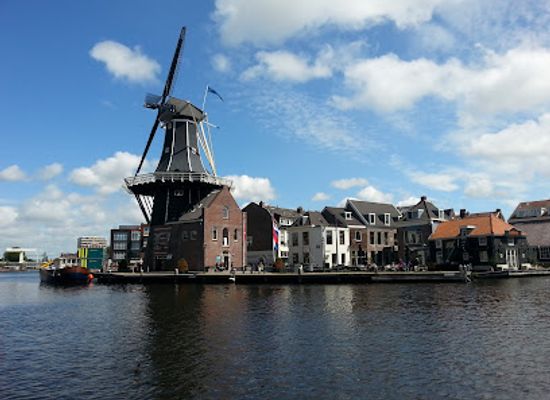netherlands/vechtstreek/landmark/windmill-de-adriaan-1779