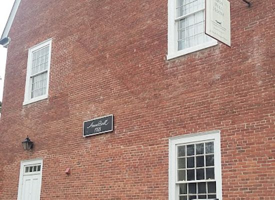 connecticut/hartford/west-end/landmark/amos-bull-house