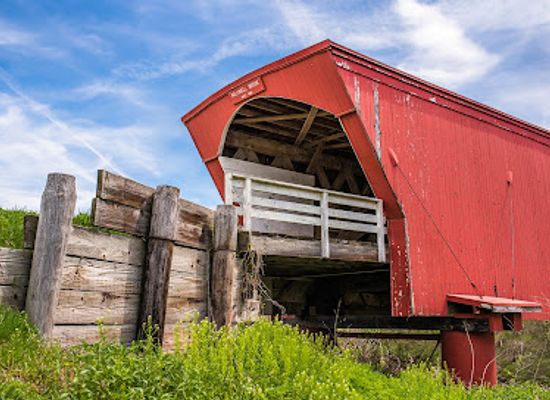 iowa/driftless-area/landmark/covered-bridges-scenic-byway