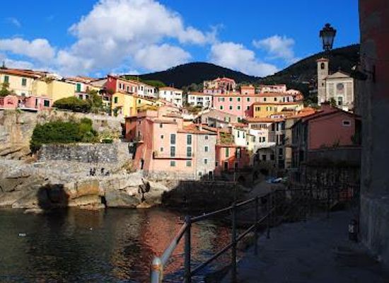 italy/lunigiana/landmark/marina-di-tellaro-scalo