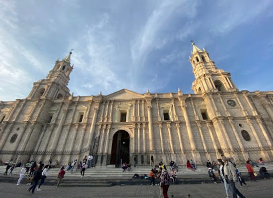 peru/arequipa/historic-centre-of-arequipa/landmark/puente-grau
