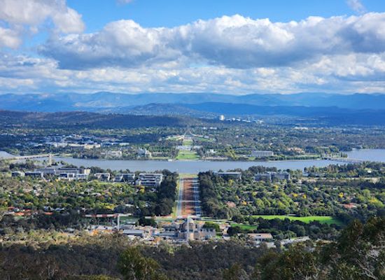 australia/new-england/landmark/mount-ainslie-lookout