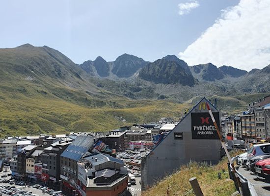 andorra/pas-de-la-casa/landmark/parkia-aparcament-cobert-vertical-del-maia-pas-de-la-casa