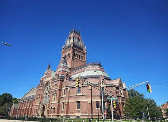 massachusetts/lowell/landmark/memorial-hall