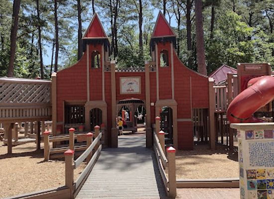maryland/salisbury/landmark/ben-s-red-swings