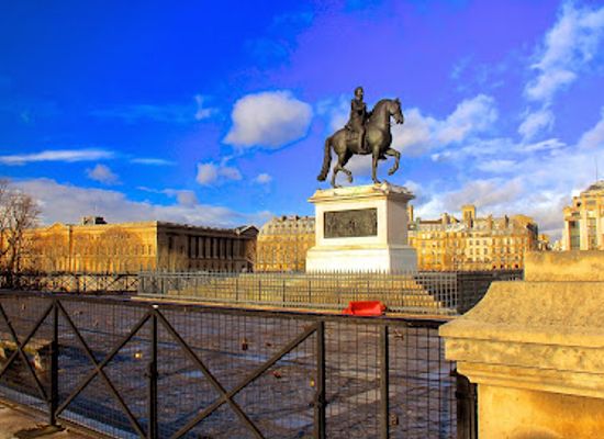 france/ile-de-france/landmark/jacques-de-molay-knight-templar-memorial