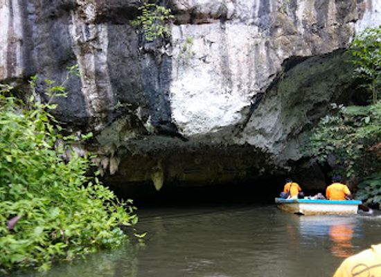 thailand/trang/landmark/tham-le-khao-kob