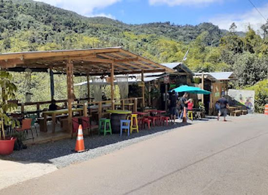 puerto-rico/la-cordillera-central/landmark/la-bodega-de-las-brujas-jayuya