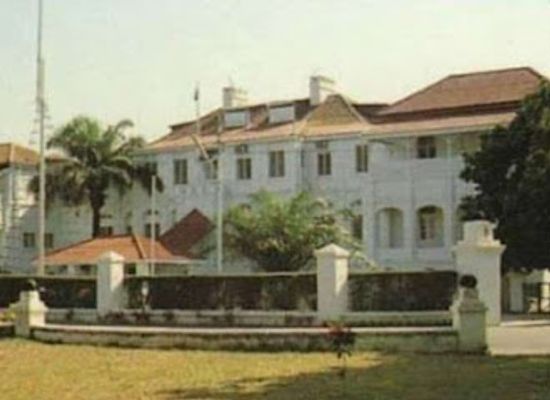 the-gambia/jarra-west/landmark/state-house