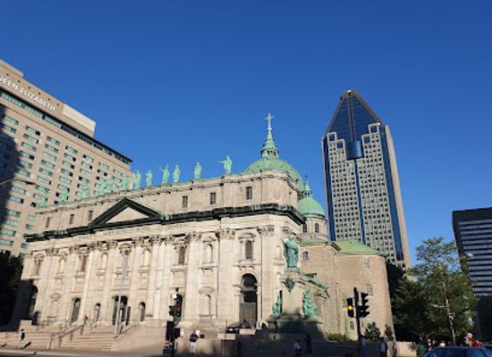 canada/montreal/downtown-montreal/landmark/canada-place