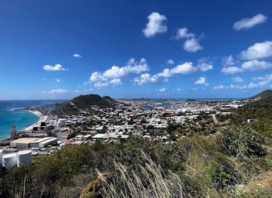 sint-maarten/great-bay/landmark/st-maarten-national-flag-pole
