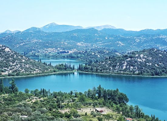 croatia/lika/landmark/bacina-lakes