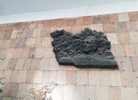 armenia/yerevan/landmark/monument-to-aram-ter-hovhannisean