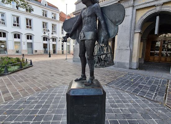 belgium/bruges-coast/landmark/papageno-statue