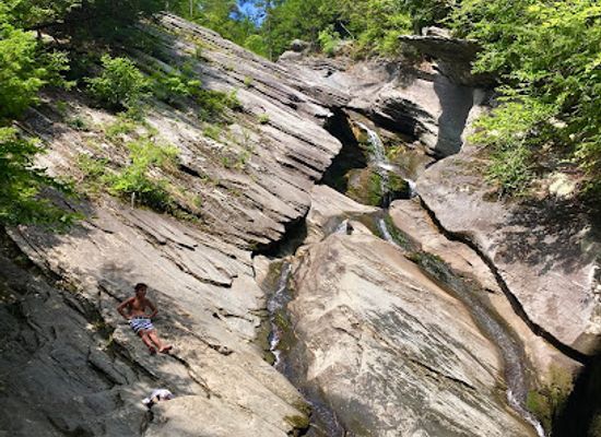 vermont/upper-valley/landmark/hamilton-falls